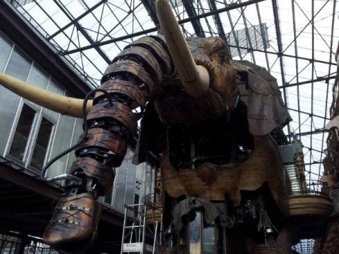 On the island of Nantes we found this giant mechanical elephant, it was huge, the picture doesn't really do it justice.